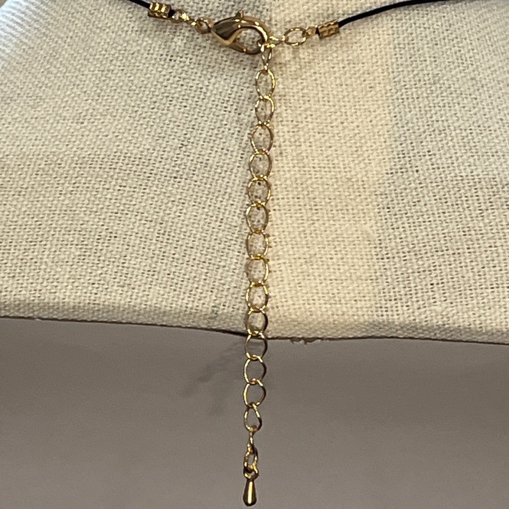 NWT Bulk Wholesale 3-piece Elegant Gold and Black Layering Necklaces - Picture 10 of 16
